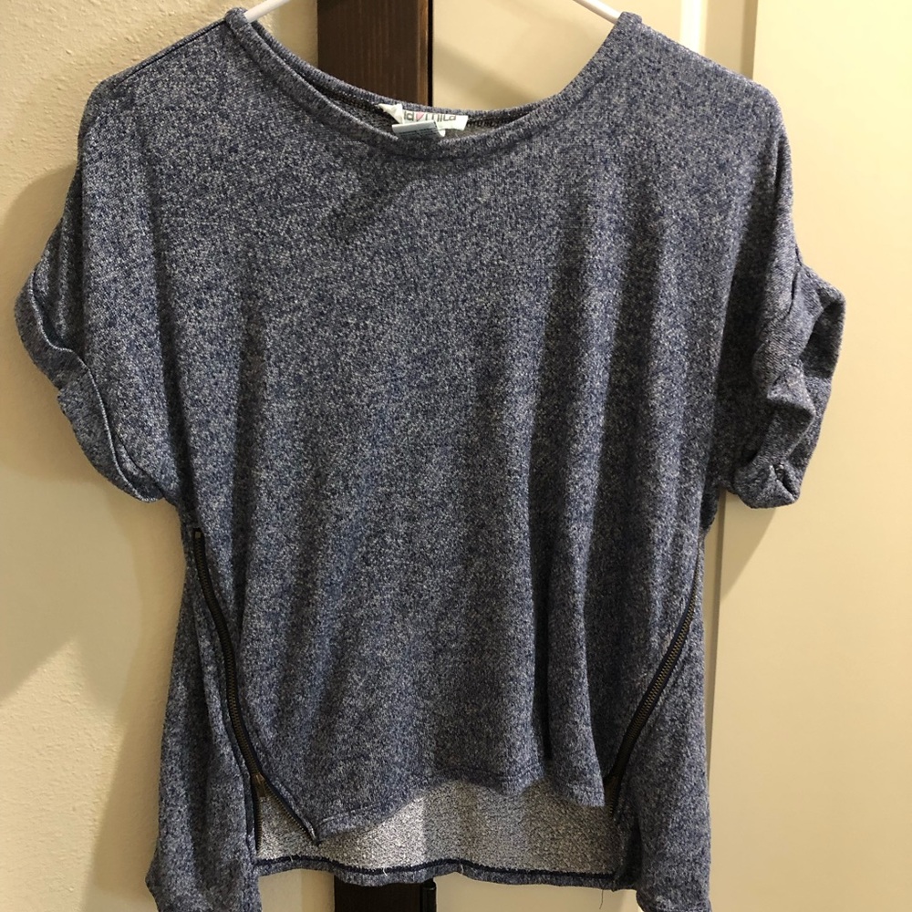 Short sleeve shirt